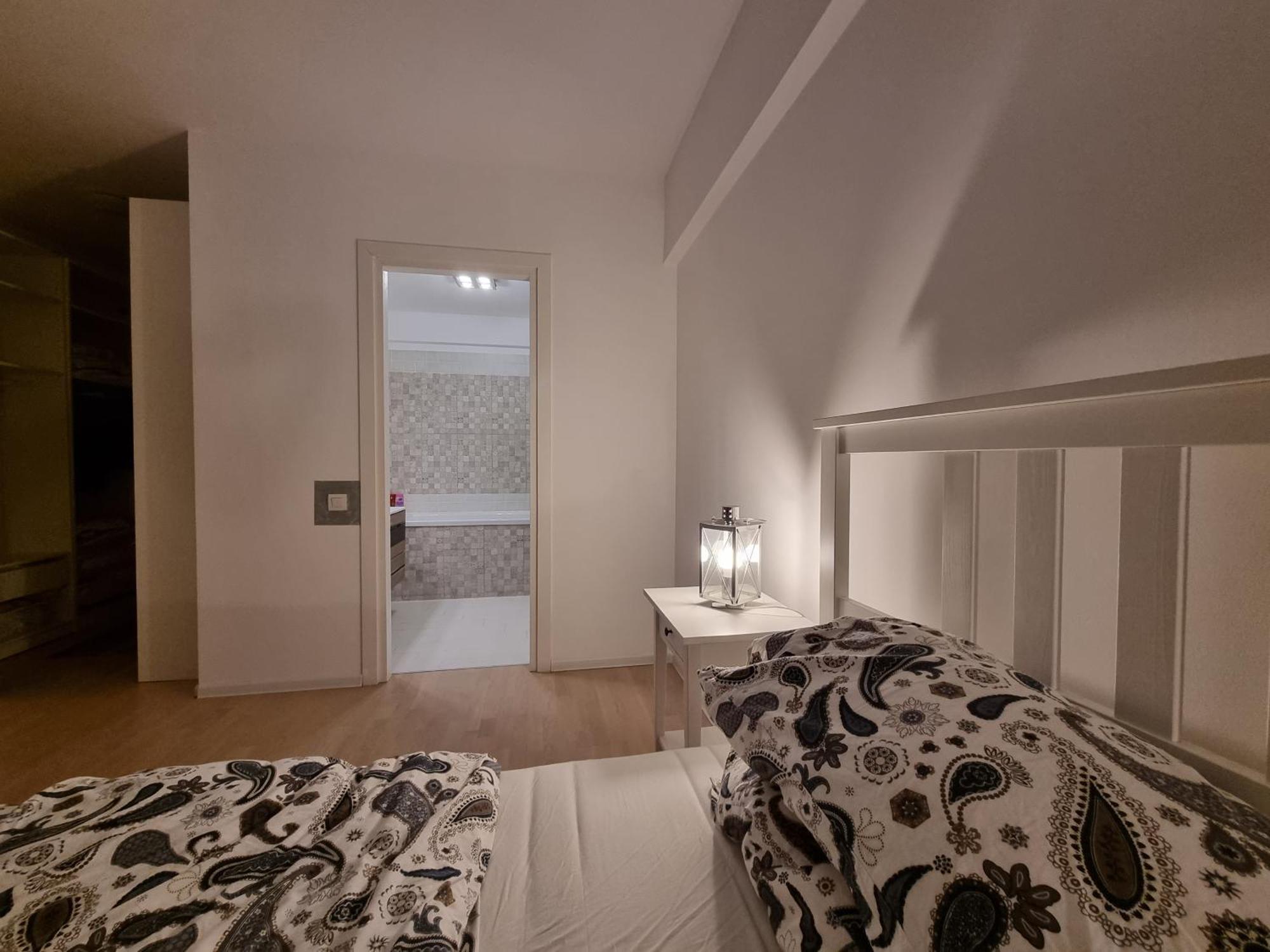 Park Residence 5, 2 Bedroom Apartment Bukares Bagian luar foto