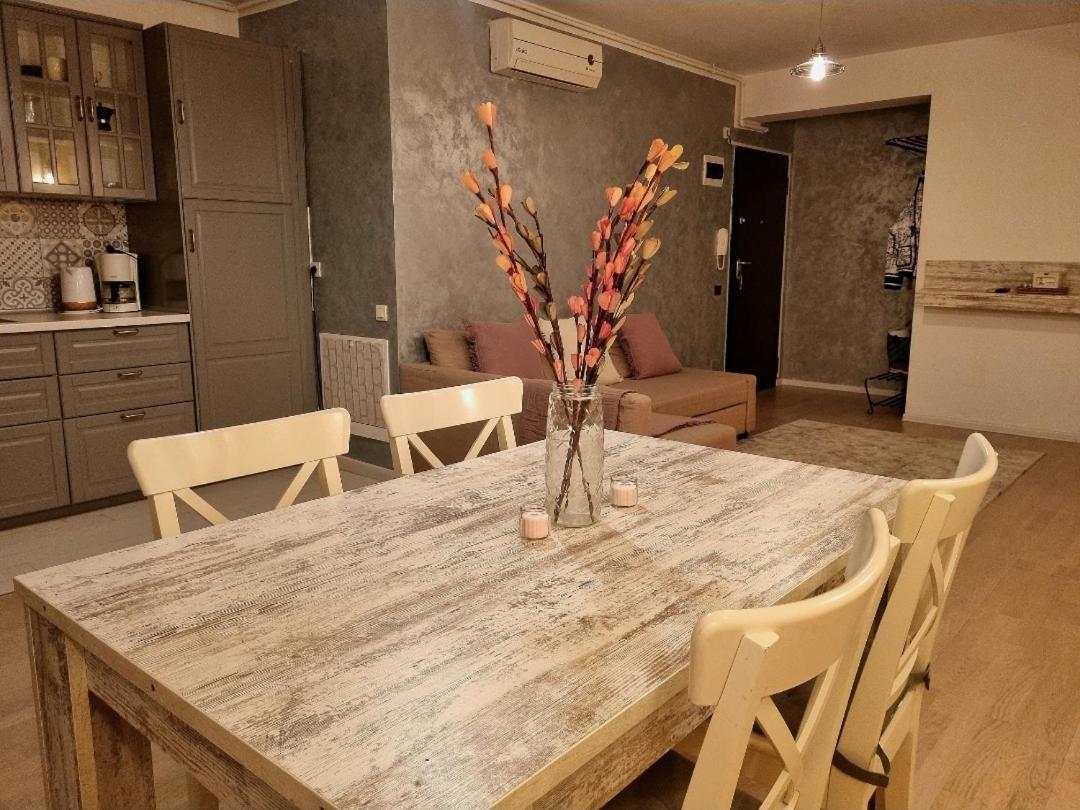 Park Residence 5, 2 Bedroom Apartment Bukares Bagian luar foto